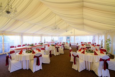 Catering for the wedding at the Chlumec nad Cidlinou Castle: the Novaks