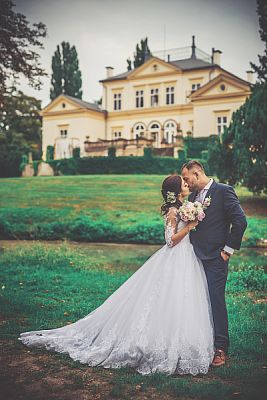 Hochzeit auf dem Schloss in Dobřenice: Familie Šimák