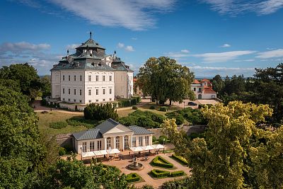 Мраморный зал Замка Карловой Короны