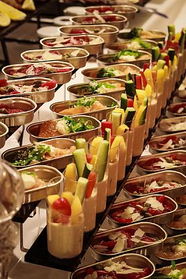 Refreshments for the wedding from the catering company at Dobřenice Castle