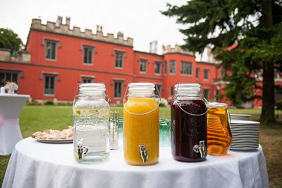 Hrádek u Nechanic Lều tiệc