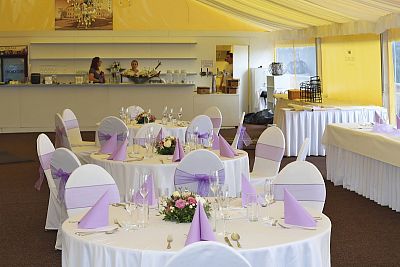 Turnkey wedding at Karlova Koruna Castle in Chlumec nad Cidlinou