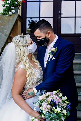 Wedding at Karlova Koruna Castle: the Majvelders
