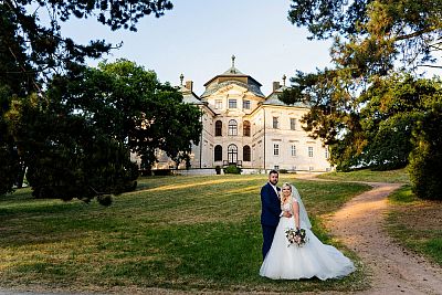 Wedding at Karlova Koruna Castle: the Majvelders