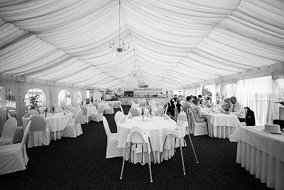 Wedding at the castle in Chlumec nad Cidlinou: the Skarks