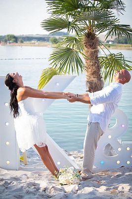 Wedding catering at the lake in Konetopi