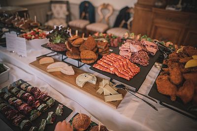 Wedding reception at Dobřenice Castle: the Kucers