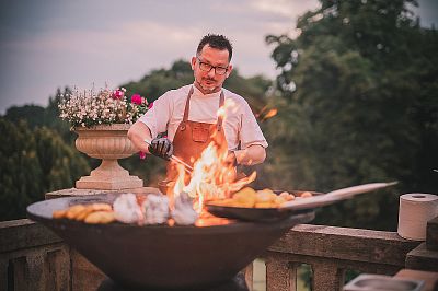 Wedding reception at Dobřenice Castle: the Kucers