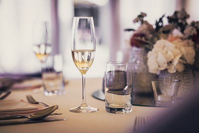 Wedding reception in Chlumec nad Cidlinou: Veronika & Fedor